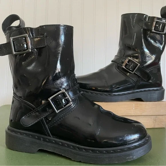 Dr. Martens VI Patent Leather Buckled Engineer Boots *Thailand* - Picture 3 of 11
